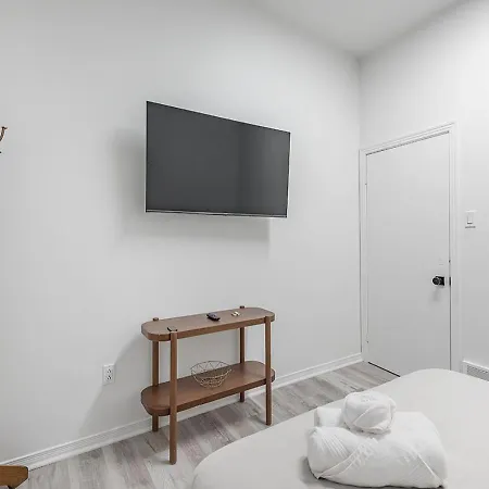 Luxurious 3Bd Apt In Heart Of Downtown Free Parking On-Site 5 Min Walk To Bell Center Montreal Exterior photo